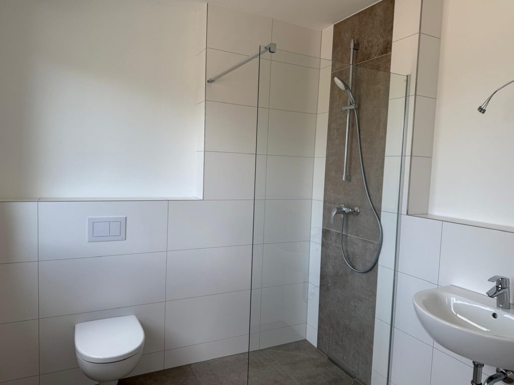 Bad mit bodengleicher Dusche