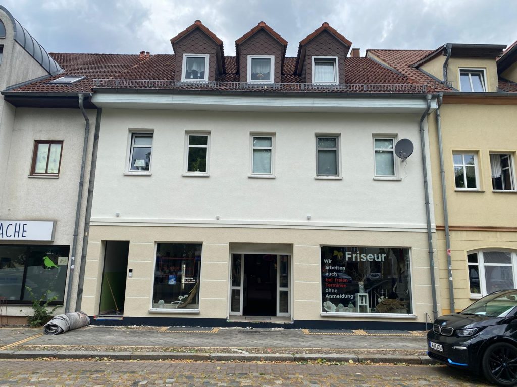 Wohn- und Geschäftshaus mit Ladenfläche im Erdgeschoss