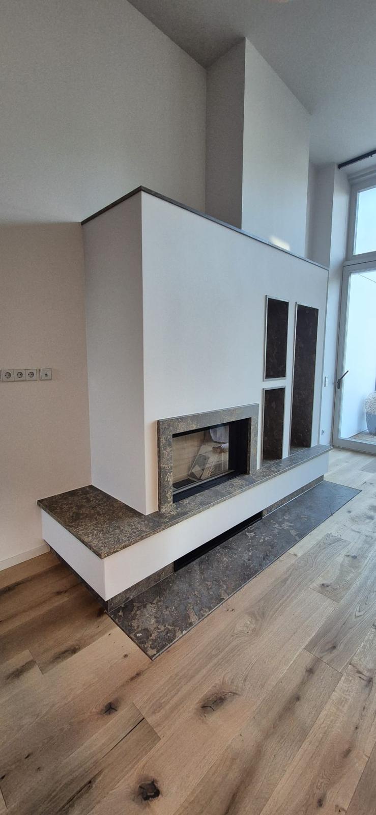 Wohnraum mit Kamin